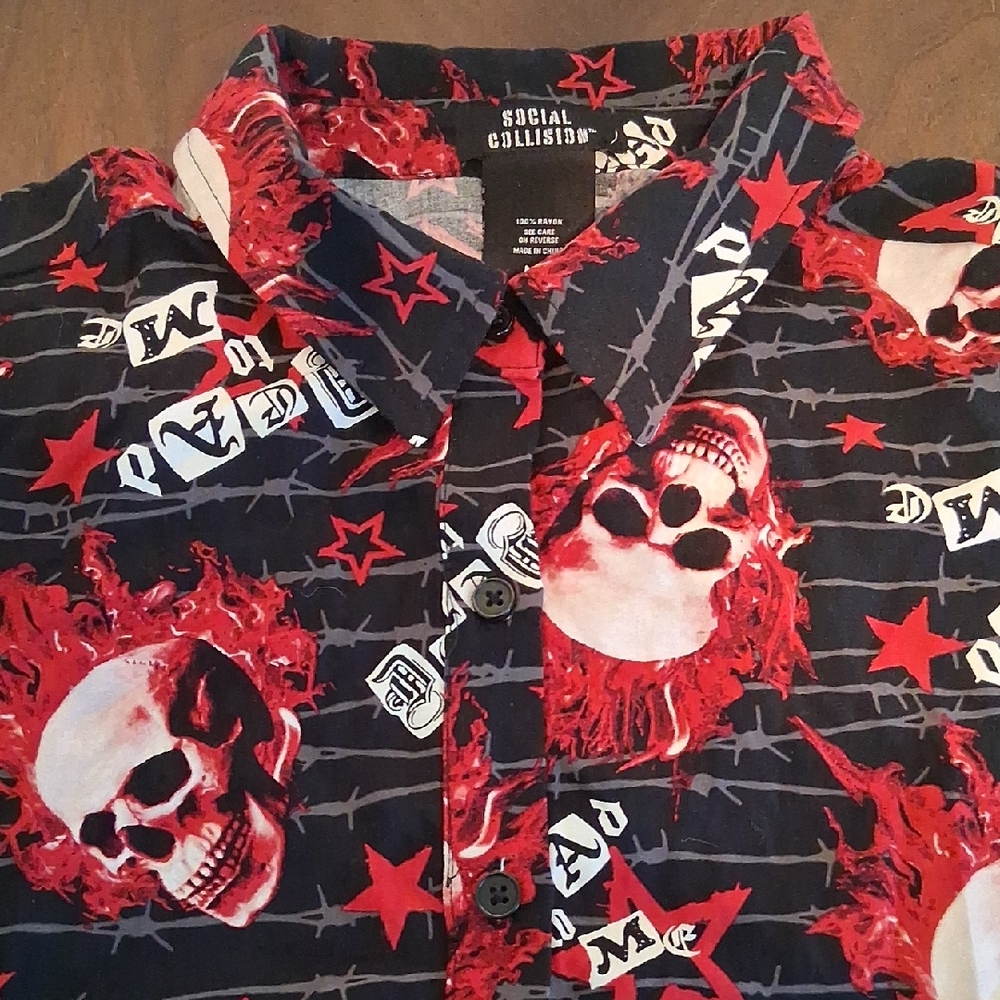 Social Collision 'Dead To ME' Skull Button Up Shirt 6319
